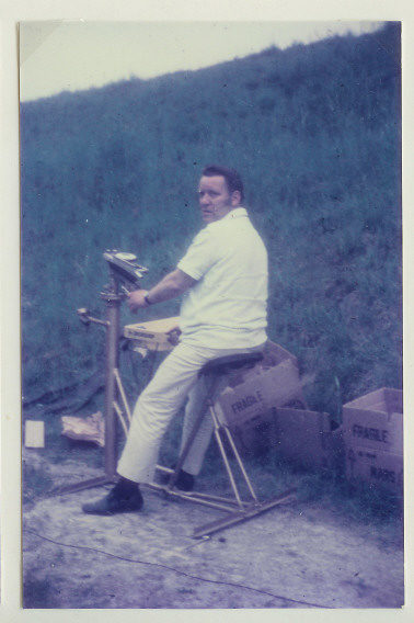 Bild "Historisches:ErsteWurfmaschine.jpg"